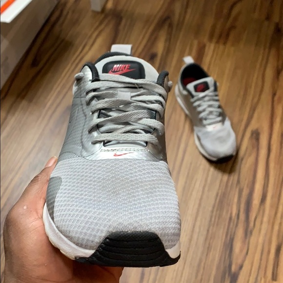 Nike Air Max Tavas Women Sneakers - Picture 7 of 9